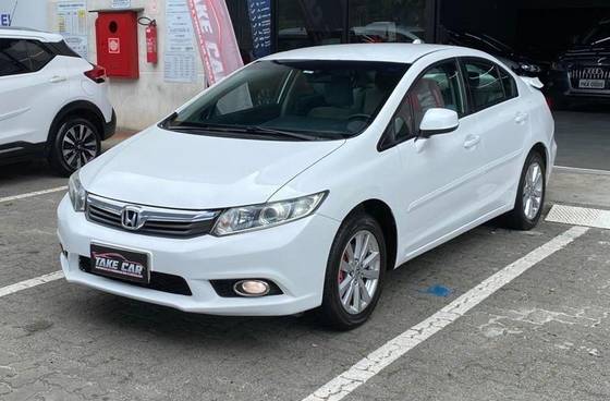 HONDA CIVIC 1.8 LXS 16V FLEX 4P MANUAL HONDA CIVIC 1.8 LXS 16V FLEX 4P MANUAL